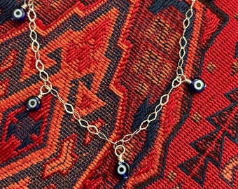 Shimmery Silver Chain Tiny Eye Bead Necklace