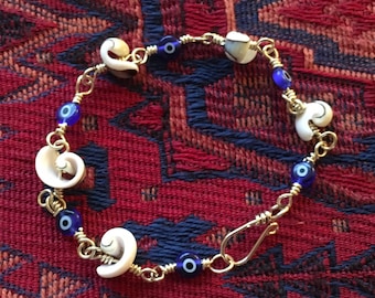 Baby Blue Eye Bead Bracelet (Gold Fill Wire ) with seashells