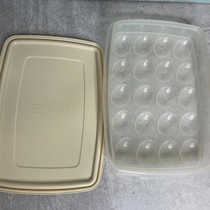 Rubbermaid, Kitchen, Rubbermaid Servin Saver Deviled Egg Keeper Container  070 7 Lid