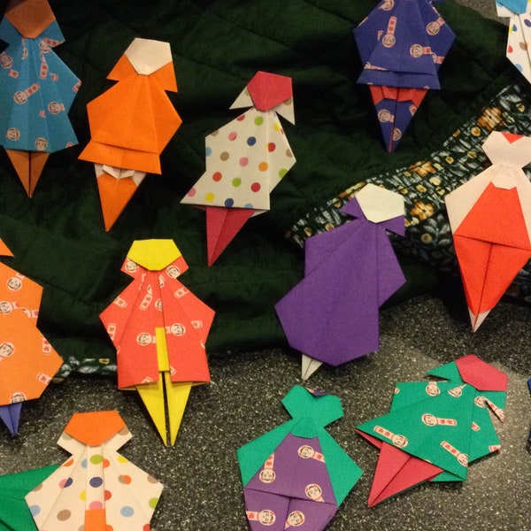 FASHIONABLE Ladies - Origami Paper People