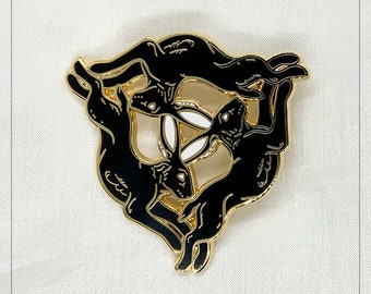 Dreihasenfenster, Tinner's Rabbits hard enamel pin, triskel -Black
