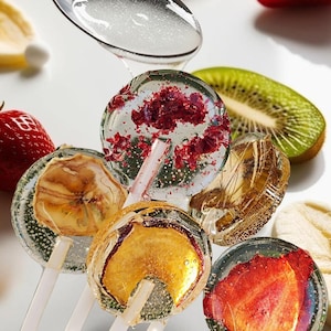 10 Isomalt Lollipops with Dried Fruits – Handmade Candy, Sugar-Free Lollipops, Natural Sweet Treats, Party Favors, Edible Gift