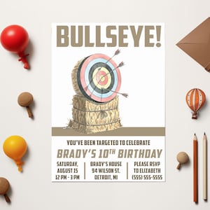 Op de afbeelding: Een uitnodiging voor een verjaardagsfeestje met een illustratie van een doelwit en pijlen. De uitnodiging luidt "BULLSEYE!" en bevat feestdetails: Brady's 10e verjaardag, datum, tijd, locatie en RSVP-informatie.