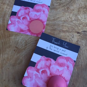 Moderne rosa Pfingstrose EOS Lippenbalsam Geschenk Karte, danke, dass du ein Teil dieses besonderen Anlasses bist, schwarz, weiß, sofort Download, druckbar