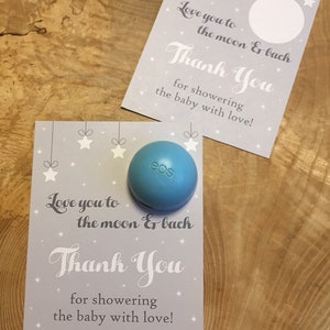 Te amo até a lua e de volta, lembrancinha de chá de bebê para impressão, cartões de protetor labial EOS, download instantâneo, lembrancinhas de festa, lua, estrelas, obrigado, cinza