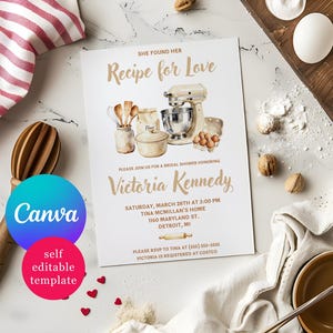 Può includere: Un invito per l'addio al nubilato con il testo "Recipe for Love" e i dettagli per la festa di Victoria Kennedy. Il design include illustrazioni di utensili da cucina, un mixer e uova. L'invito è un modello auto-modificabile.
