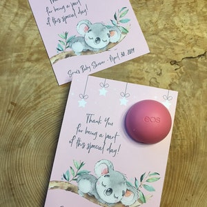 Koala Babyparty Dankeschön Karten für EOS Lippenbalsam, personalisiert, zum Ausdrucken, schlafender Koala, rosa, weiß, grau, Mond, Sterne, Mädchen