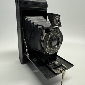 VINTAGE Kodak No 2A Folding Rainbow Hawk-Eye Model B camera 1931 to 1933