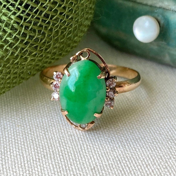 Vintage 18K Gold Apple Jade White Topaz Ring - Item Details in Description