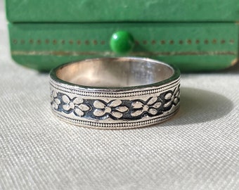 Vintage Sterling Silver Infinity Eternity Cigar Ring Stacking Band - Abstract Flower - Unisex - Item Details in Description