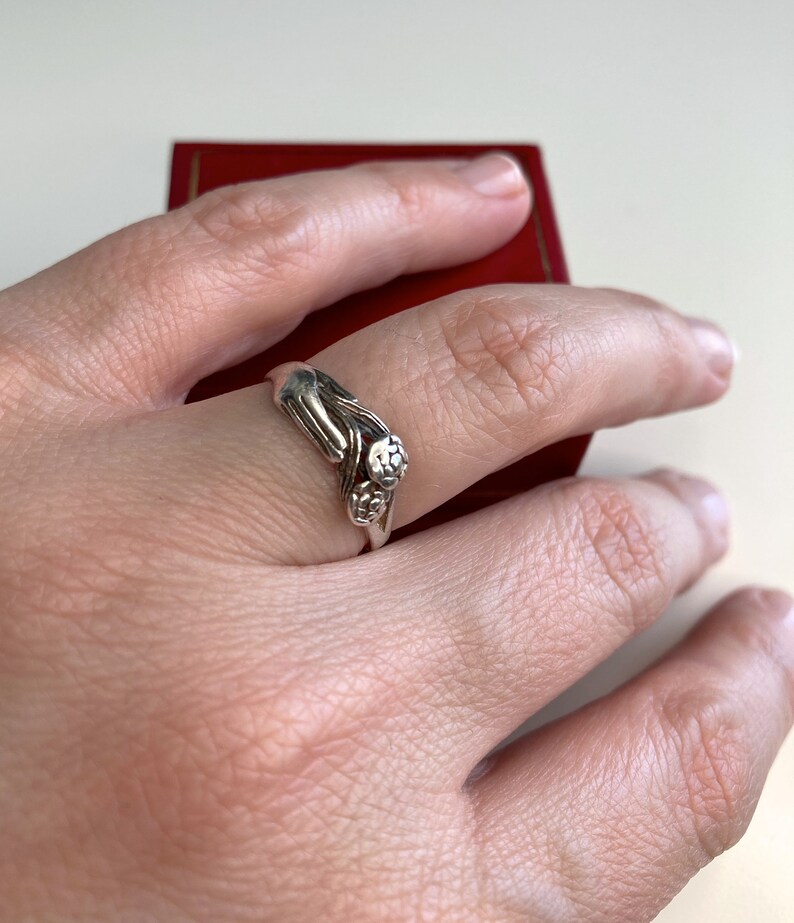 Vintage Sterling Silver Figa Hand Holding Bouquet of Flowers Giardinetti Ring