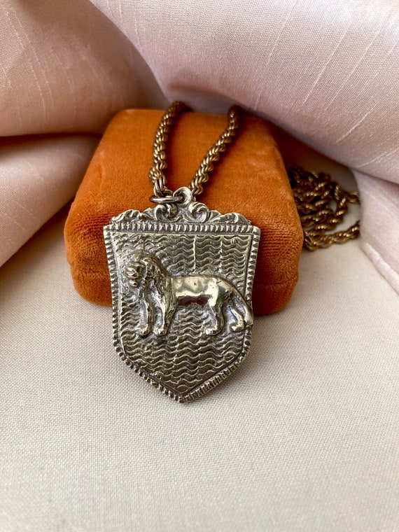 Cool Vintage Gold Lion Shield Medallion Pendant C… - image 2