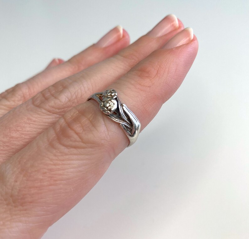 Vintage Sterling Silver Figa Hand Holding Bouquet of Flowers Giardinetti Ring