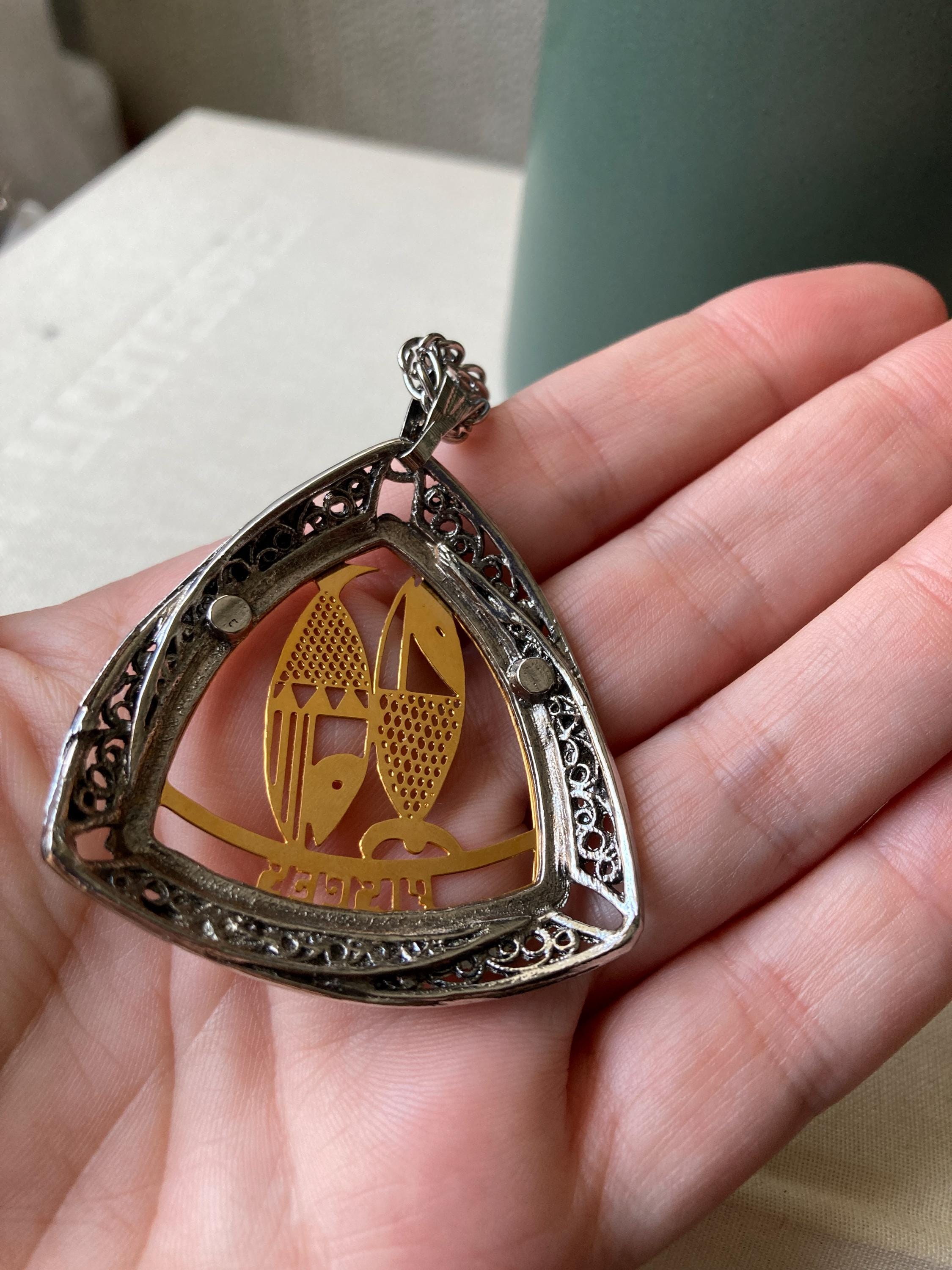 PENDENTIF POISSON-ANGE OR ROSE & ÉMAIL