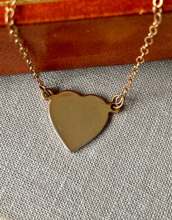 Cute Vintage Gold Heart Pendant Necklace