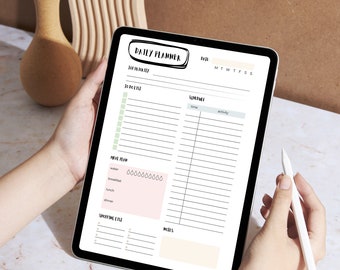 Puede incluir: Una aplicación de planificador diario digital en una tableta con secciones para la lista de tareas, el horario, el plan de comidas, la lista de compras y las notas. La tableta está sobre una superficie de mármol blanco.