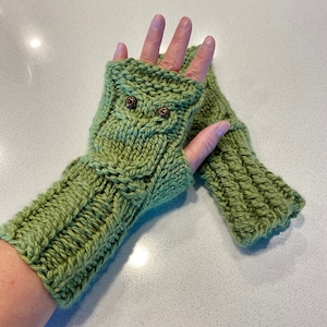 Owl Fingerless Gloves Mittens - Merino Wool - Moss (Green)
