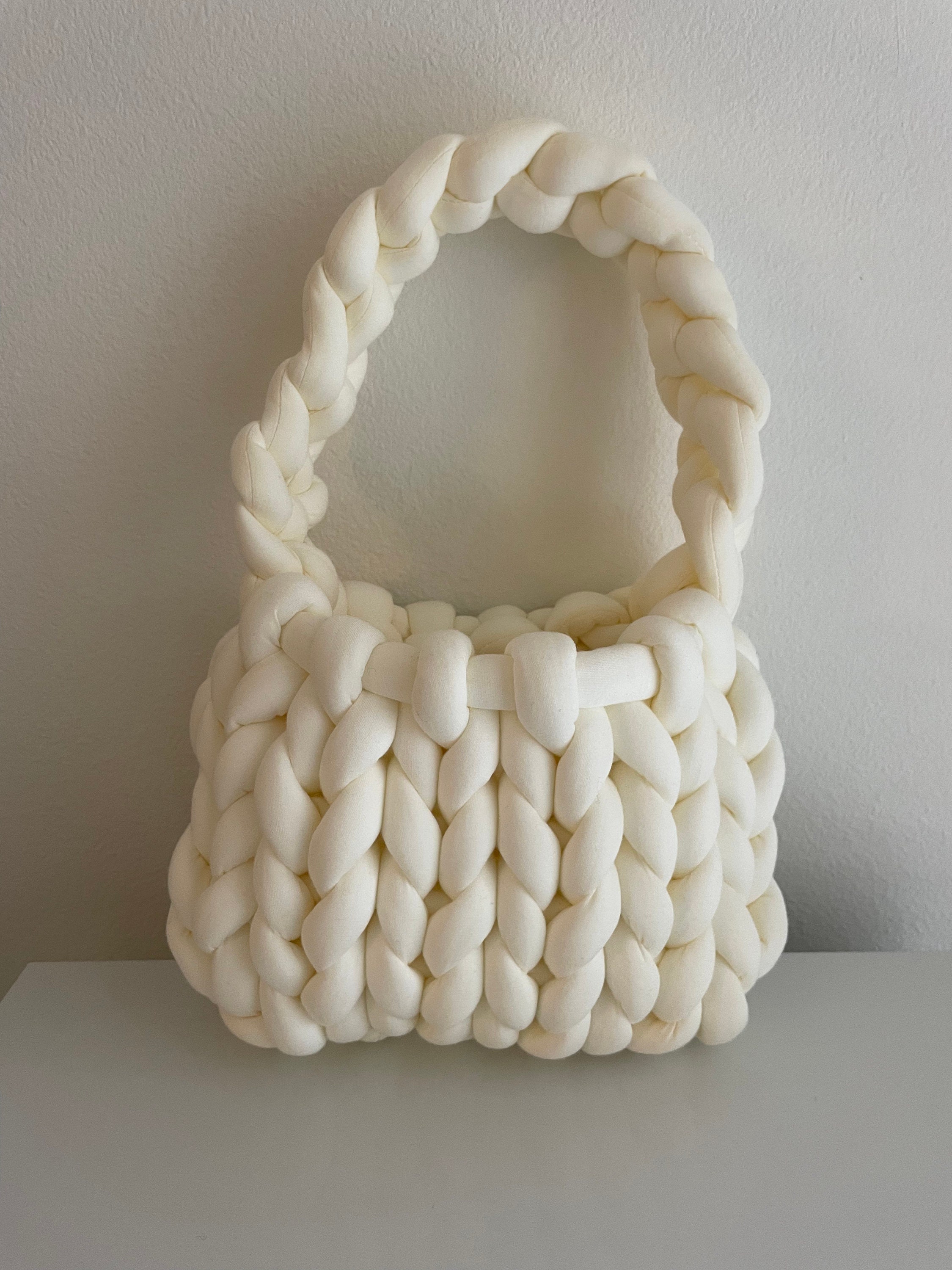 [LOW CLASSIC] / ☆ 24SS RECYCLED KNITTED BAG / WHITE LOW CLASSIC