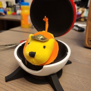 Funktionale Pokéball Display Prop | Klappdeckel + Druckknopf | Aufbewahrungs + Präsentationsbehälter