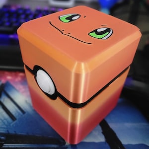 Caja de cartas de Charmander: caja de almacenamiento de cartas de TCG de Pokémon con tapa abatible y personalización