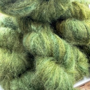 Filato misto mohair spazzolato color avocado immagine 1