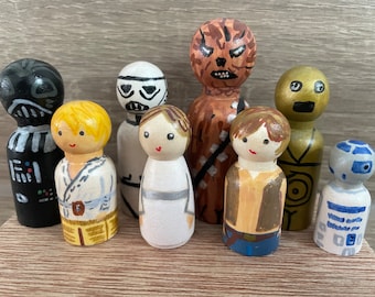 Science fiction movie peg doll set
