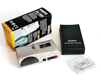 Voice recorder Sanyo TRC-580M, new microcassette Sanyo MC-30, case and manual in original box WORKING microcassette recorder Cassette player