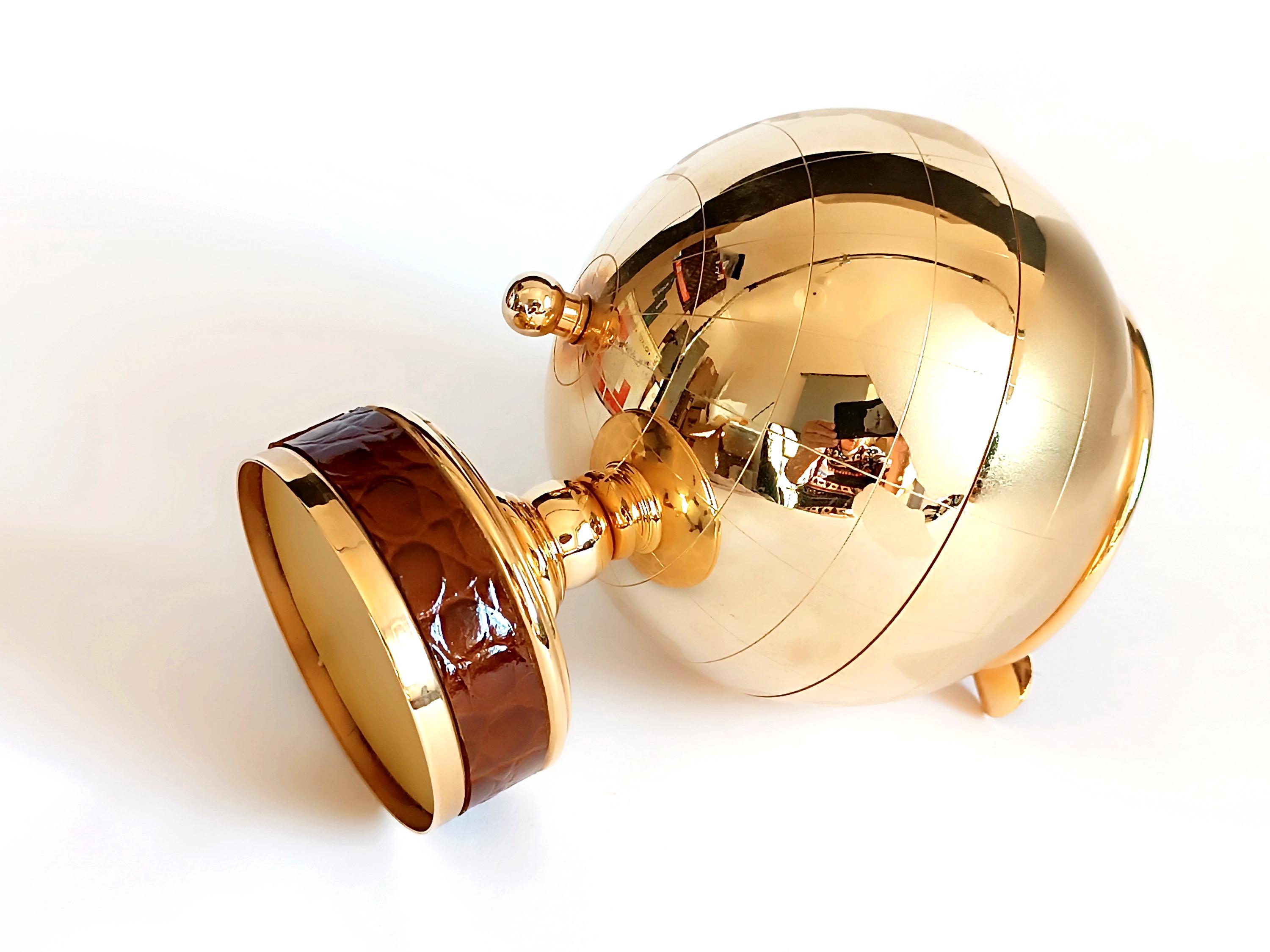 Collectible Smoking Set Globe Shaped Musical Cigarette Dispenser