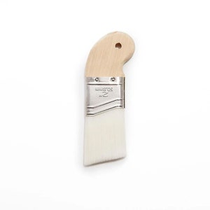 May include: A white angled paint brush with a wooden handle. The handle has a hole in it and the metal ferrule says "2" and "SOL-3mm".