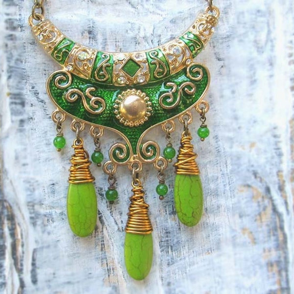 Green statement necklace Ethnic necklace Bohemian jewelry