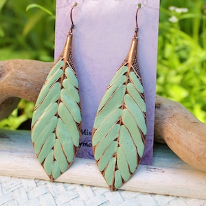 Boucles d'oreilles bohèmes, grandes boucles d'oreilles, boucles d'oreilles longues feuilles vert turquoise peintes à la main, boucles d'oreilles bohèmes, bijoux bohèmes