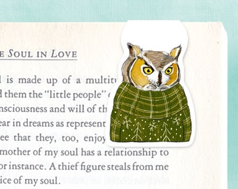 Great Horned Owl in Sweater | magnetic bookmark | Library Owl