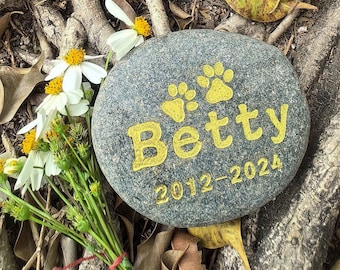 Custom Pet Memorial Stone，Personalized Dog Memorial Stone, Remembrance Gift, In Memory of Cat or Dog,  Natural River Rock Memorial