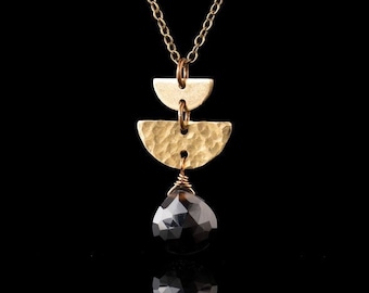 Collana a doppio semicerchio in onice nero