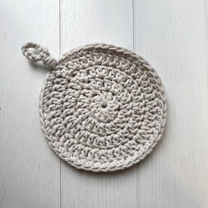 Handmade Crochet Hot Pad (Small), Pot Holder, Farmhouse Trivet, Extra Thick Heat Protectant, Kitchen Decor, Cotton Macrame Place/ Table Mat