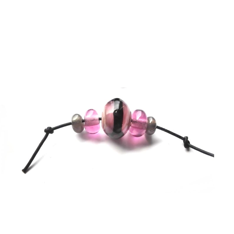 Small light violetpink set viking beads