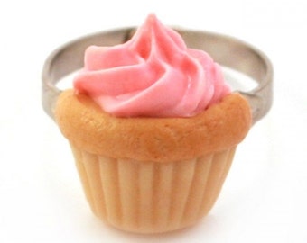 Voedsel Sieraden Geurende Verjaardag Cupcake Ring Vers Gebakken Aardbei Muffin Miniatuur Roze Gegoten Icing Treat