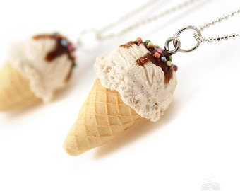 Collier de crème glacée à la vanille parfumée, amateur de crème glacée, bijoux alimentaires miniatures, cadeau d'anniversaire, cadeau pour elle, cadeau de crème glacée, collier de nourriture