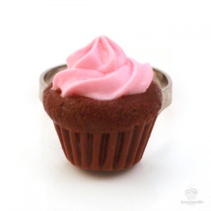 Lebensmittel Schmuck Duft Erdbeer Schokolade Cupcake Ring mit rosa Zuckerglasur Einzigartige Kawaii Miniatur Charm niedlichen Polymer Clay Geschenk