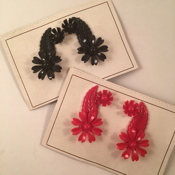 1950s 50s 1940s 40s Red Black Ear Climber Flower S