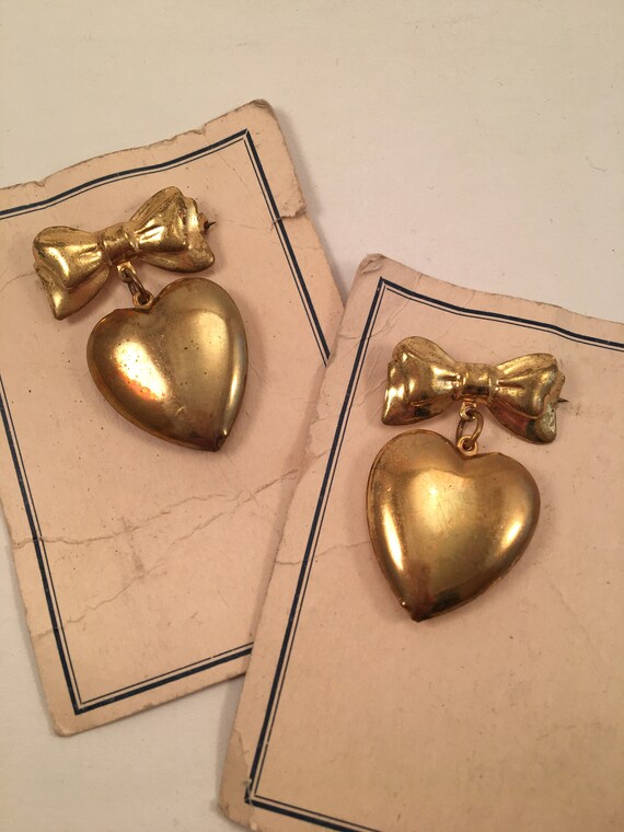 1950s 50s Brass Tone Heart Locket Bow Brooch 1940s