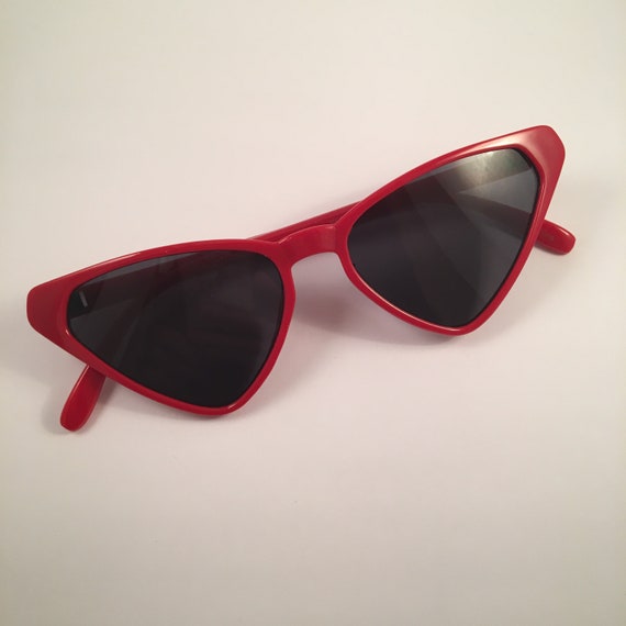 Angular Cat Eye Sunglasses 1950s 50s Red Black Wh… - image 6
