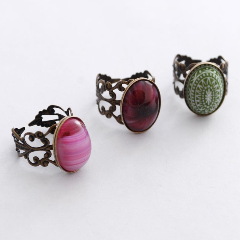 Adjustable Filigree Rings with Vintage Stones JewelryFineAndDandy Vintage Glass Jewelry Red Ring Adjustable Band Green Ring Pink Ring