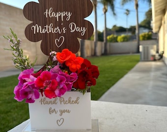 Engraved Wood Flower Vase, Mother's Day Gift, Garden Flowers Display