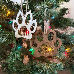 Personalized Christmas Pet Ornament, Custom Dog Paw with Name Christmas Wood Ornament, Pet Lover Gift, Christmas Tree Hangings, Pet Memorial