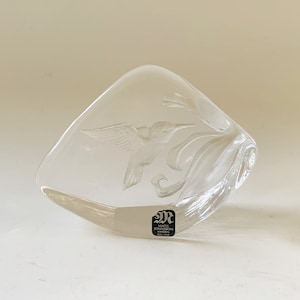 Mats Jonasson Hummingbird at Lily Full Lead Glass Sweden Signed Label Intact Collectible
