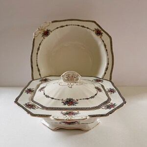 Osiris Shape Lidded Tureen Serving Bowl Set Alfred Meakin England Floral Dinner Party