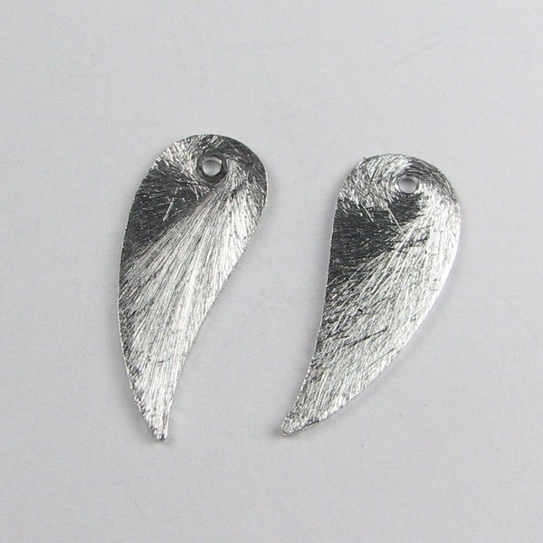 17mm Curved Wings Teardrops Shaped Bali Sterling Silver Brushed Line Texture Charms Components (2 beads)
