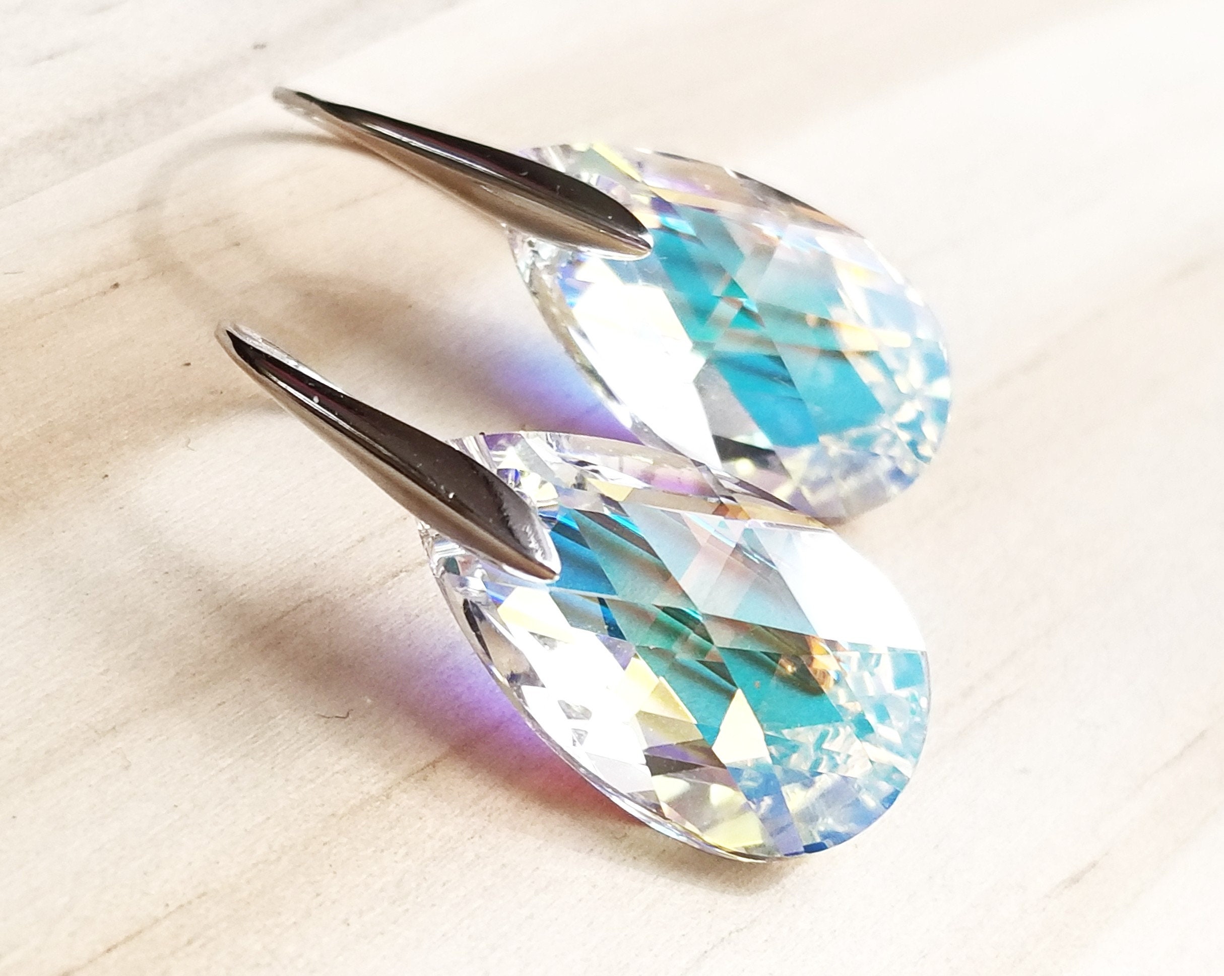 Philip Jones Orecchini Pendenti In Argento Sterling 925 Con Cristalli Zirconia - Effetto Aurora Boreale
