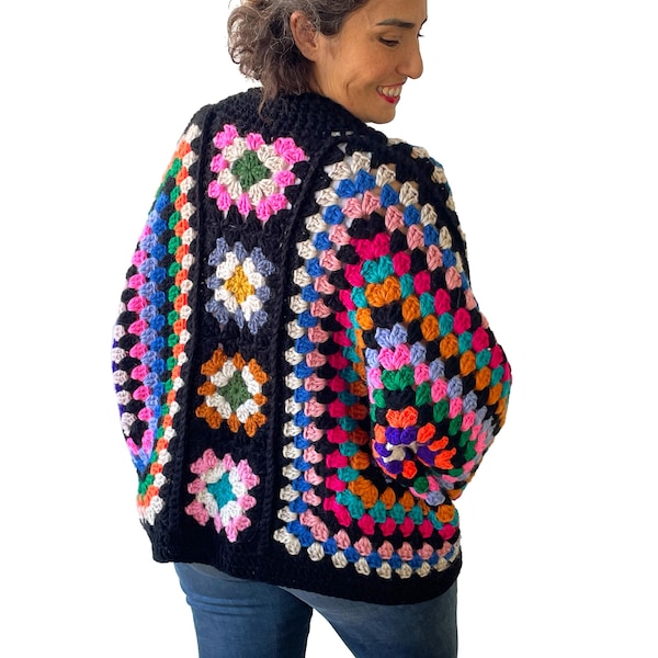 NEU! Farbenfrohe Oma Square Häkeljacke - Handgefertigter Angora-Garn Open Front Boho-Pullover, kuschelige Retro-Statement-Jacke für Frauen